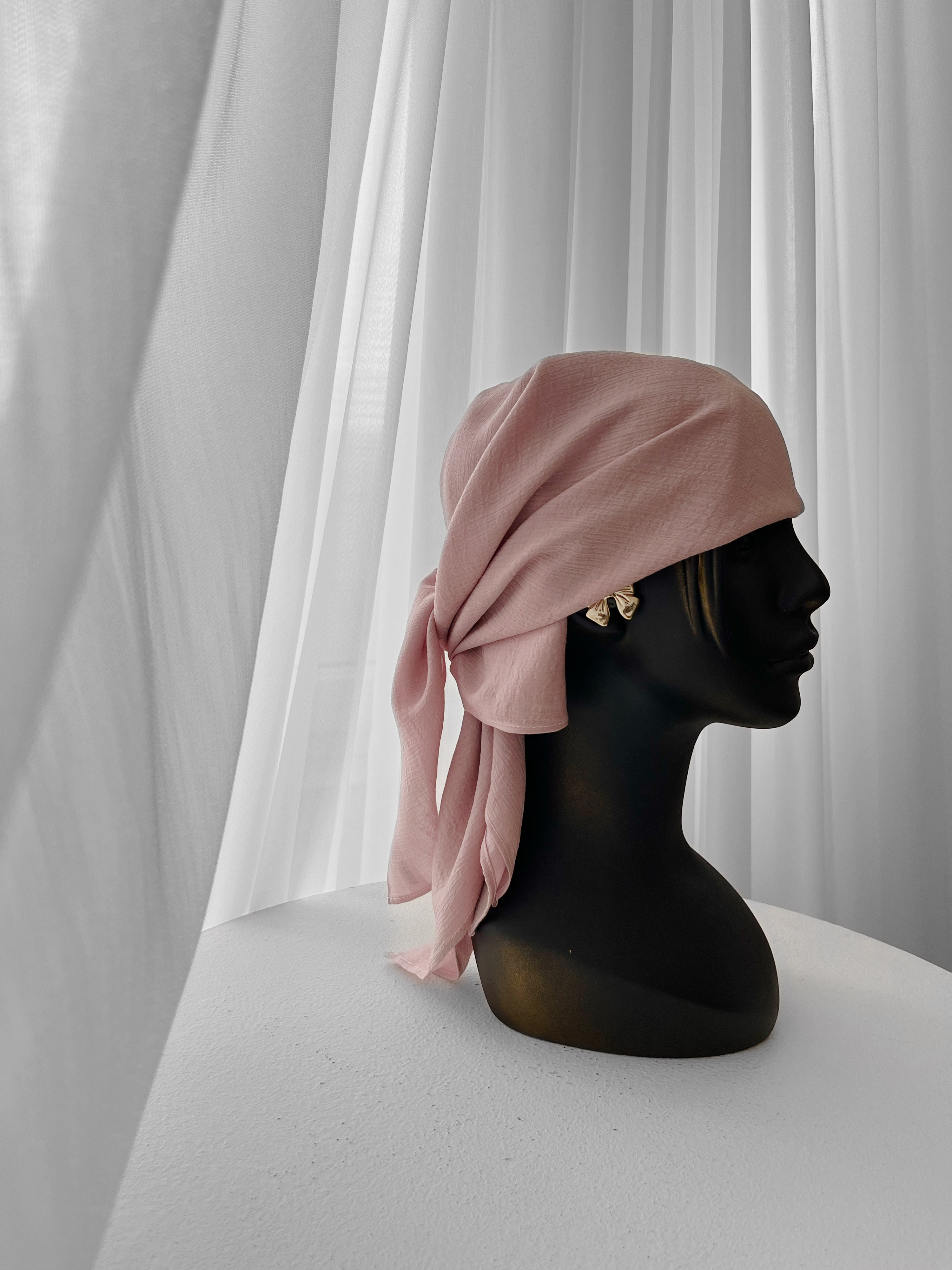 تصویر مینی اسکارف صورتی ملیح 